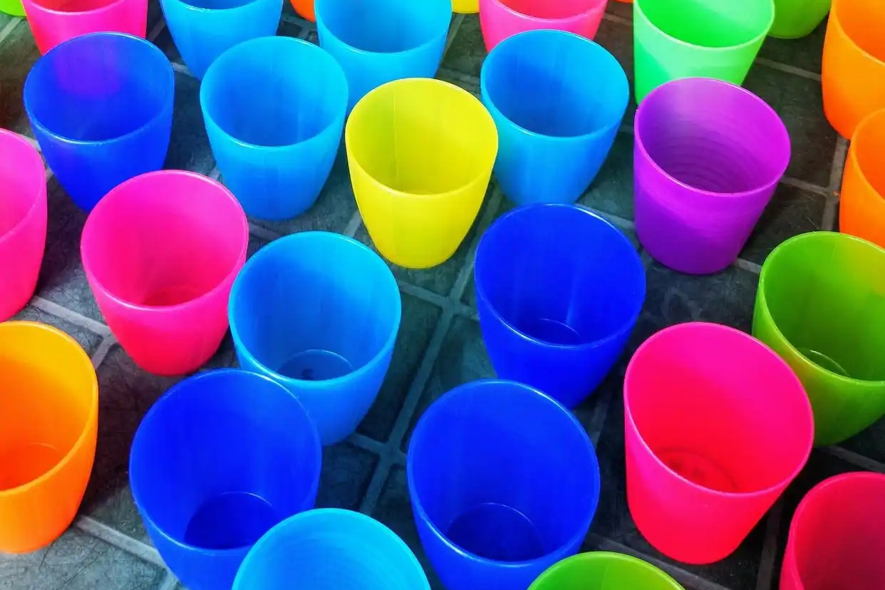 Application of Optical Brighteners in Plastics Introduction